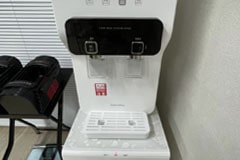 アップルジム調布東口店のジム画像・飲み放題のウォーターサーバー