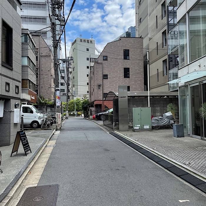 Apple GYM（アップルジム）恵比寿店までの道のり（日比谷線）5paddleという美容院を過ぎて左折してください。