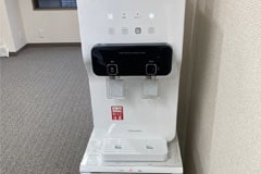 アップルジム府中店のジム画像・飲み放題のウォーターサーバー
