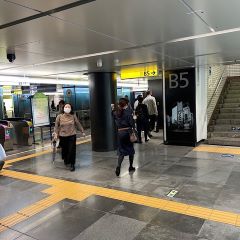 Apple GYM（アップルジム）銀座店までの道のり（丸の内線）2-2右手にあるB5出口は出ず直進してください。
