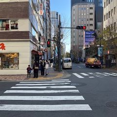VELOCE(ベローチェ)を左折してください。