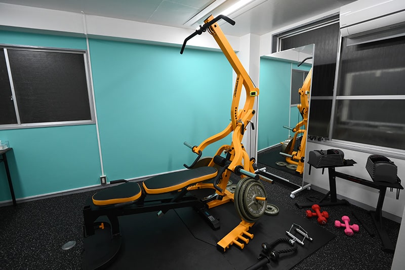Apple GYM（アップルジム）東中野店では、初心者の女性でも安心して使えるマルチトレーニングマシーンもご用意しております。