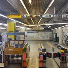 Apple GYM（アップルジム）飯田橋店までの道のり（大江戸線）1都営大江戸線飯田橋駅方面改札を出てください。