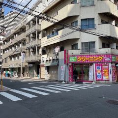 Apple GYM（アップルジム）板橋店までの道のり（JR線）3クリーニング屋を左に曲がってください。