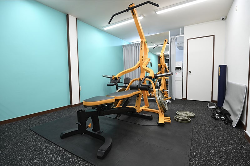 Apple GYM（アップルジム）高円寺2号店のジム画像・初心者や女性の方でも扱いやすいマルチマシーン