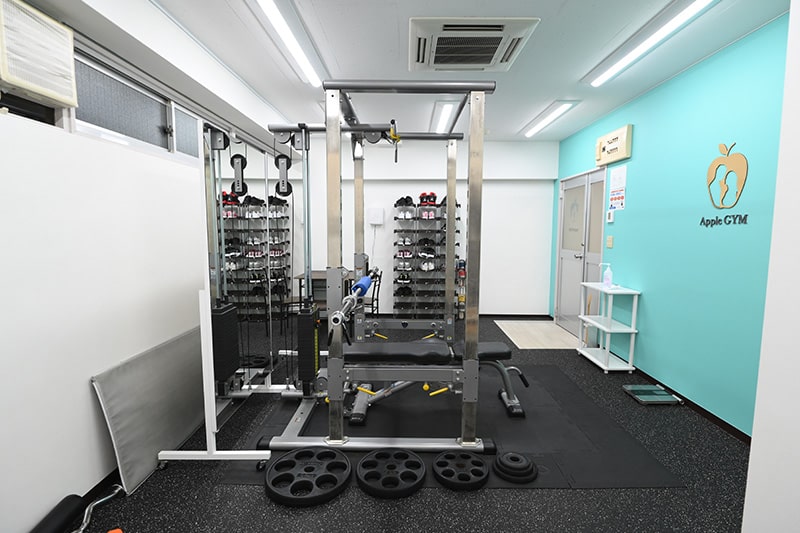 Apple GYM（アップルジム）中野店のジム画像・トレーニング機材とオリジナルロゴ