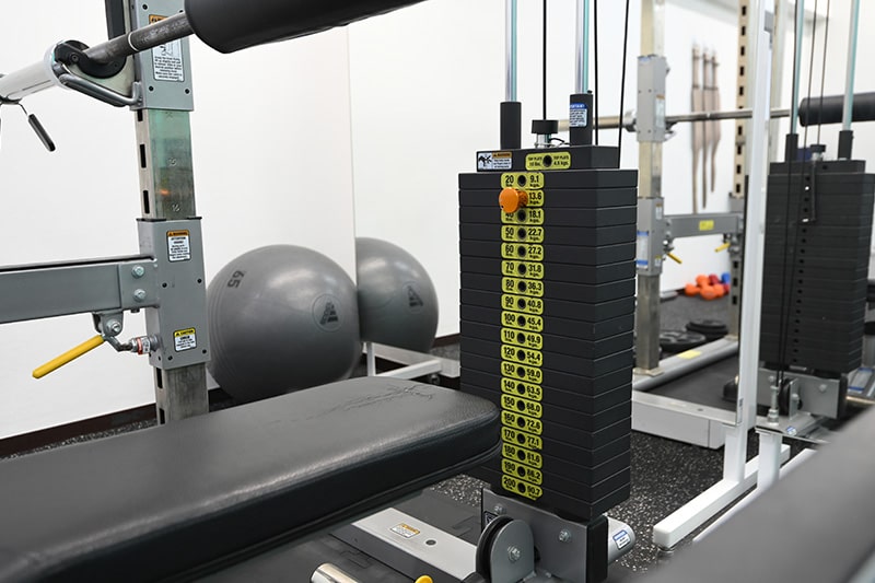 Apple GYM（アップルジム）中野店のジム画像・本格トレーニングができるトレーニングマシーン