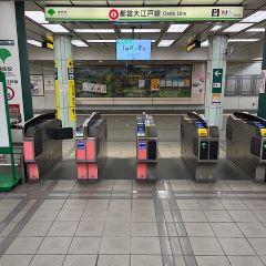 Apple GYM（アップルジム）練馬店までの道のり（都営大江戸線）2-1エスカレーターで2階へお上がりください。
