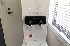 アップルジム人形町店のジム画像・ウォーターサーバー