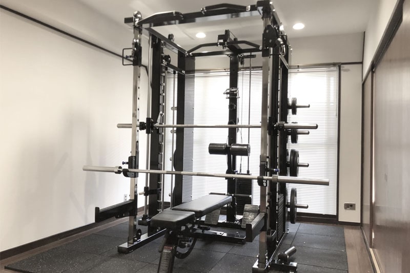 Apple GYM（アップルジム）下北沢店は完全個室で高性能かつ初心者でも安全に使えるトレーニングマシーンをご用意しています。