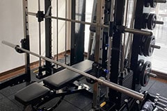 Apple GYM（アップルジム）下北沢店では、感染症対策でトレーニングマシーンの定期的な消毒を行っています。