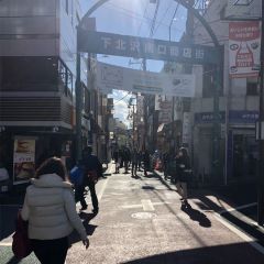 Apple GYM（アップルジム）下北沢店までの道のり（小田急線）2下北沢南口商店街方面に進んでください。