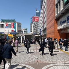 Apple GYM（アップルジム）新宿店までの道のり（京王線）3大ガード西交差点まで進んでください。