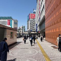 Apple GYM（アップルジム）新宿店までの道のり（小田急線）2大ガード西交差点まで進んでください。