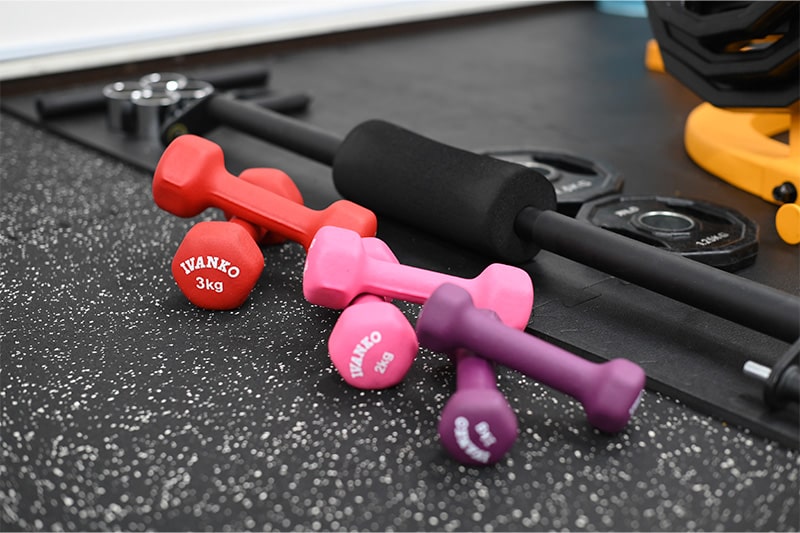 Apple GYM（アップルジム）立川店のパーソナルジム画像・おしゃれで豊富なトレーニング器具を取り揃えています。