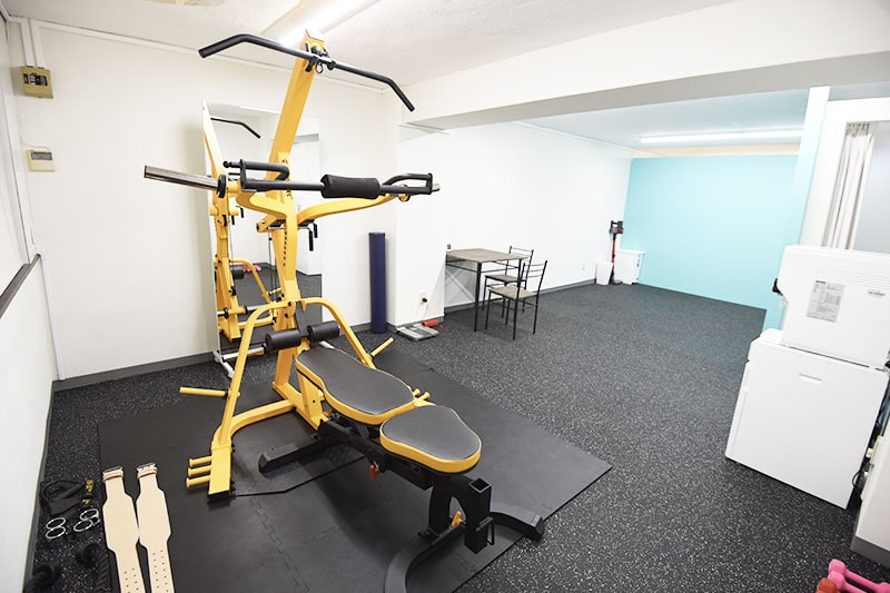 Apple GYM（アップルジム）高田馬場店は広々としたプライベート空間で本格トレーニングを身につけていただくことができます。