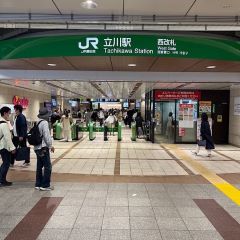 Apple GYM（アップルジム）立川店までの道のり（JR線）1-1南口方面へ進んでください。