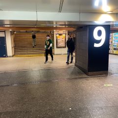 Apple GYM（アップルジム）上野店までの道のり（銀座線）2-2 9番出口の方へ道なりに進んでください。