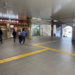 Apple GYM（アップルジム）上野店までの道のり（銀座線）2-4階段を登ったらすぐ右に曲がり外へ出てください。