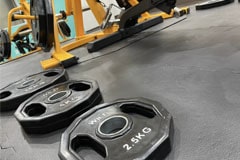 Apple GYM（アップルジム）上野店は、トレーニングをこれから始められる方にも通いやすい本格的な設備が整ったジムとなっています。
