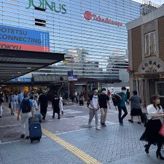 Apple GYM（アップルジム）横浜店までの道のり（京急線）5-3高島屋沿いに進んでください。