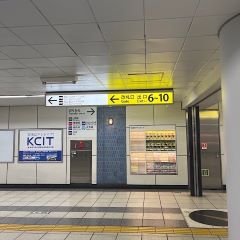 Apple GYM（アップルジム）横浜店までの道のり（地下鉄ブルーライン線）2-1 6〜10番出口側の改札口を出てください。