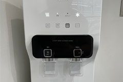 アップルジム川崎店のジム画像・飲み放題のウォーターサーバー