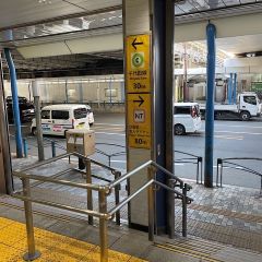 Apple GYM（アップルジム）西日暮里店までの道のり（JR線）1-1改札を出て左に進んでください。