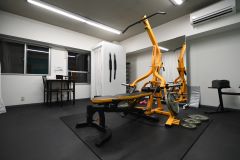 落ち着いた雰囲気の中、マンツーマンでトレーニング指導を行います。