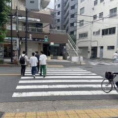 Apple GYM（アップルジム）白山店までの道のり1-3 横断歩道を渡ってください。