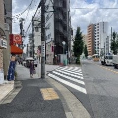 Apple GYM（アップルジム）白山店までの道のり1-4 横断歩道を渡らず左手に進んでください。