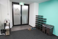 Apple GYM（アップルジム）菊名店の入り口です。