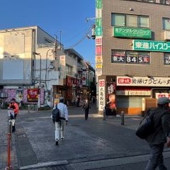 改札を出て北口へ向かってください。