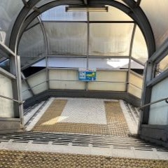 改札を出て北口に向かってください。